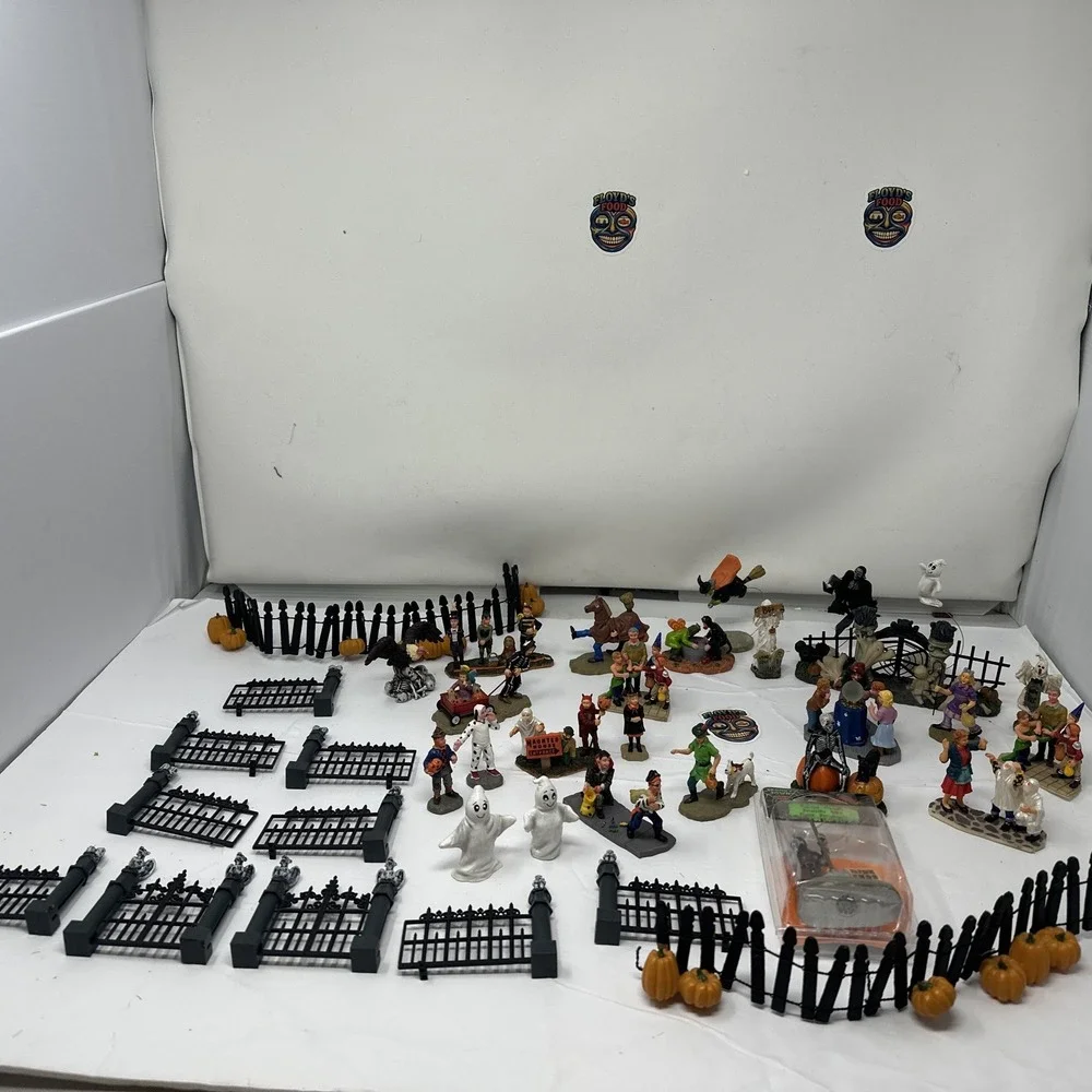 Big MIX lot Lemax Spooky Town halloween Vintage Retired